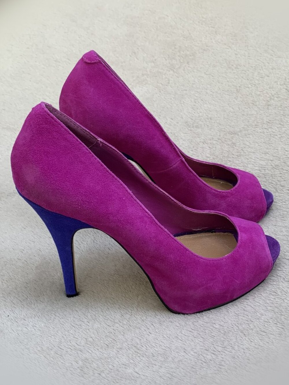 Steve Madden Kyraa Suede Peep Toe Platform Stiletto Heels Sz8
